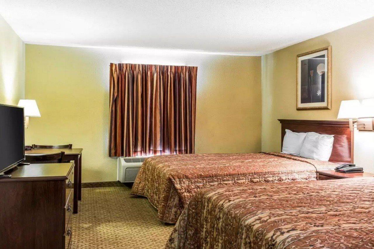 Rodeway Inn Forest Park Exterior foto
