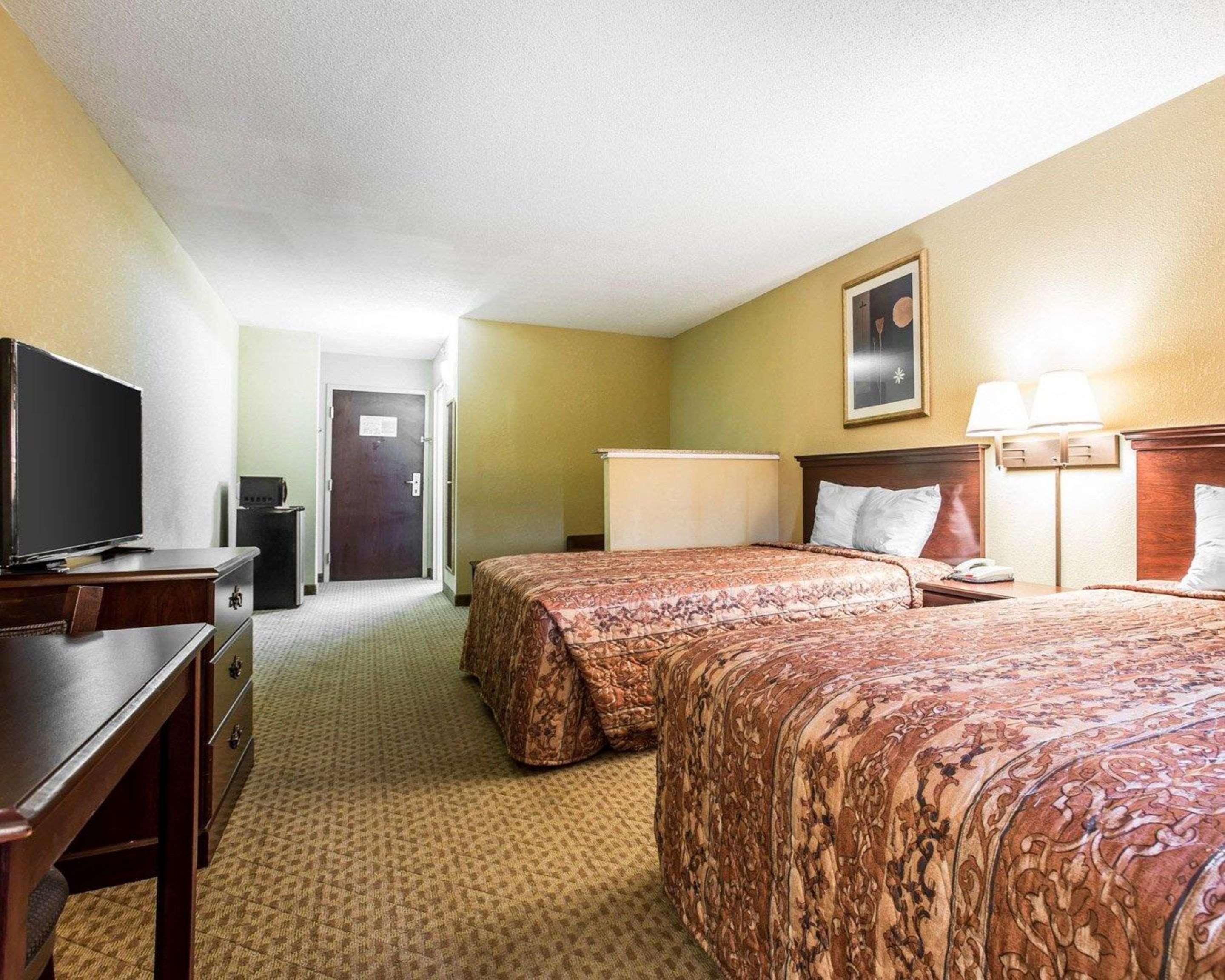 Rodeway Inn Forest Park Exterior foto