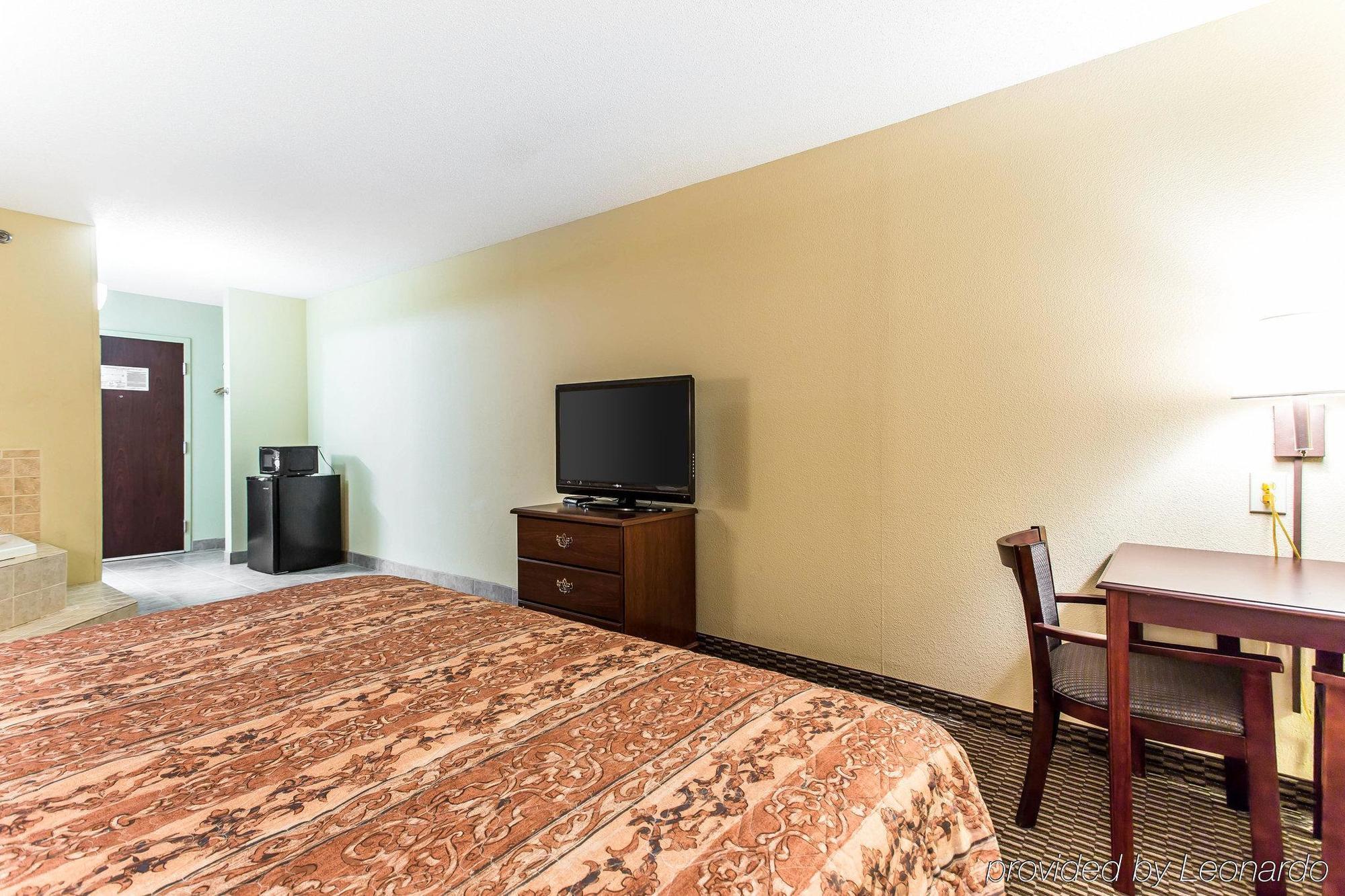 Rodeway Inn Forest Park Exterior foto